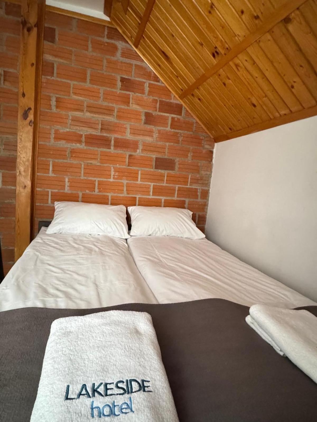 Powidz Lakeside Hotel & Restaurant Екстер'єр фото
