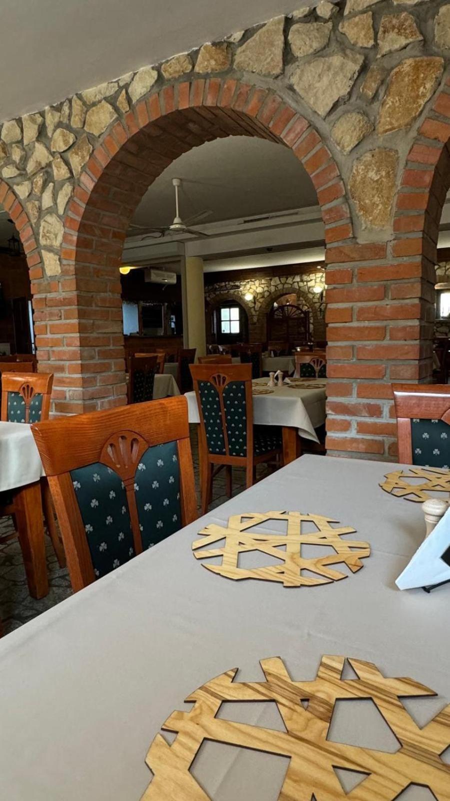 Powidz Lakeside Hotel & Restaurant Екстер'єр фото