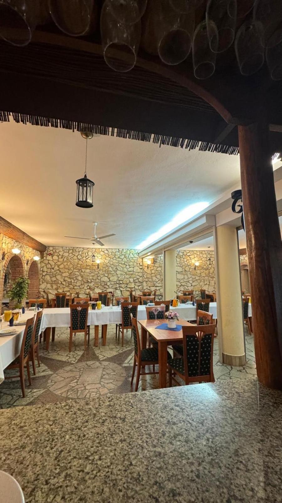 Powidz Lakeside Hotel & Restaurant Екстер'єр фото