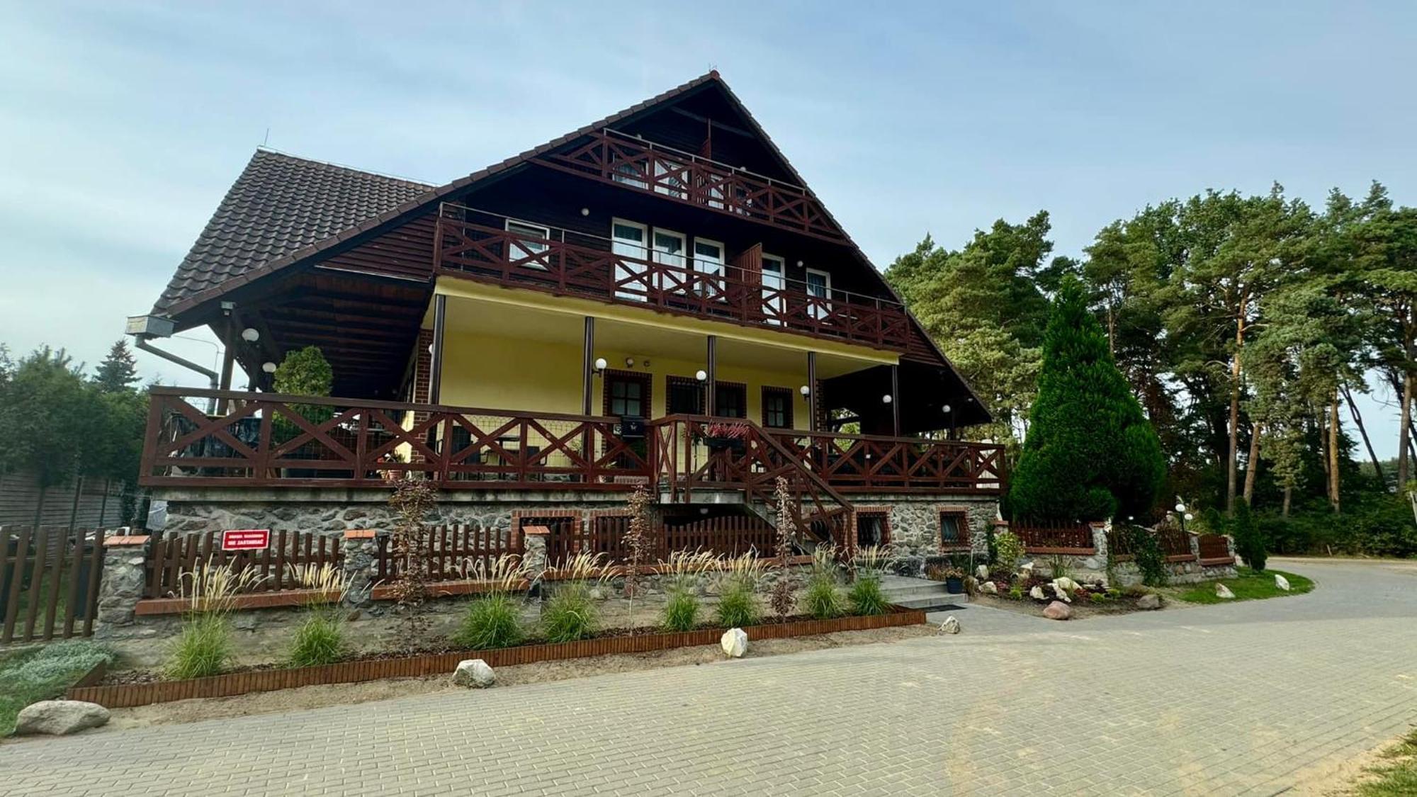 Powidz Lakeside Hotel & Restaurant Екстер'єр фото